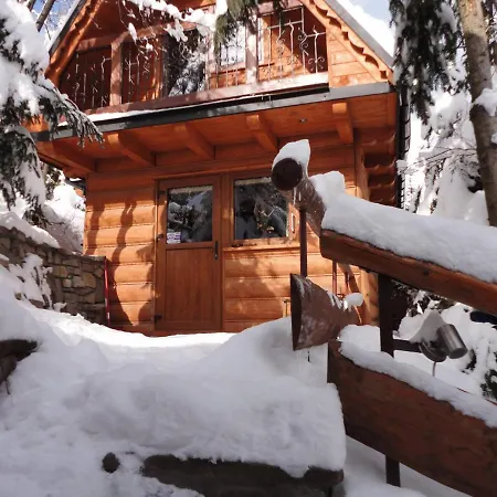 Mroz Lodge *